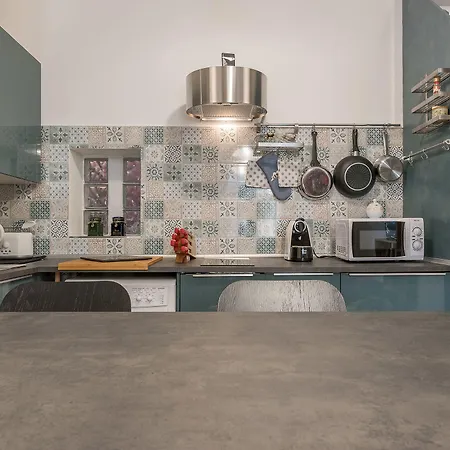 Guesthost - Monti Artistic Flat *