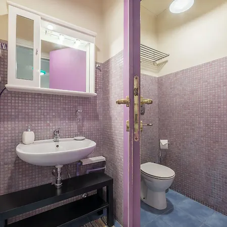 Guesthost - Monti Artistic Flat *