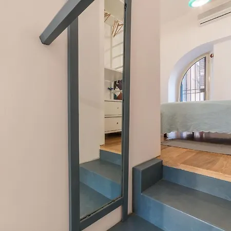 Monti Artistic Flat